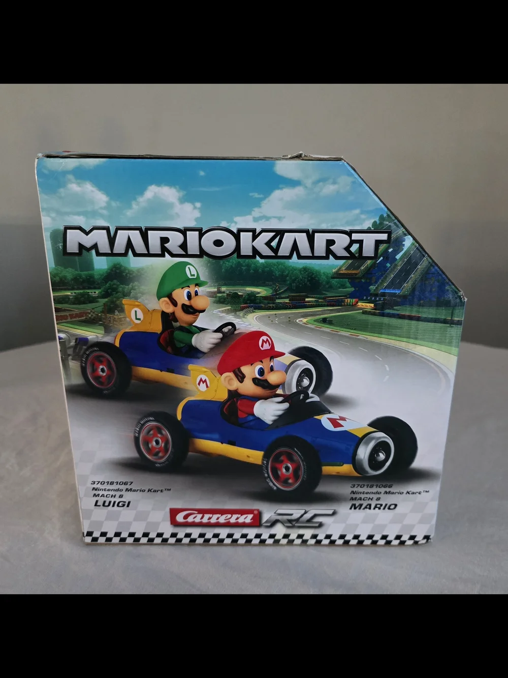 Nintendo Carrera RC Mario Kart -  Mach 8 Mario 2.4 GHz